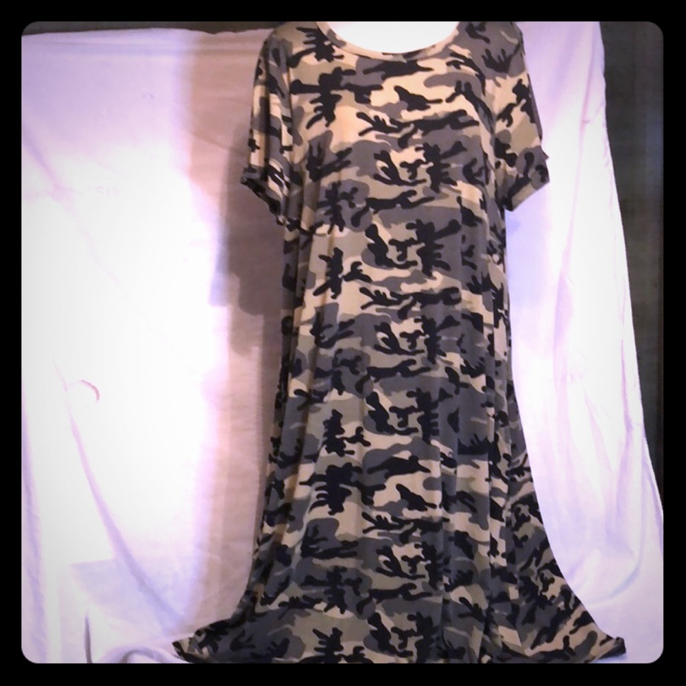 LuLaRoe Carly Hi Lo Dress